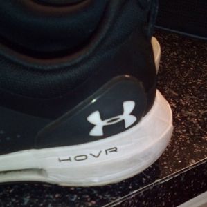 Women's Under Armour shoes sz 7.5